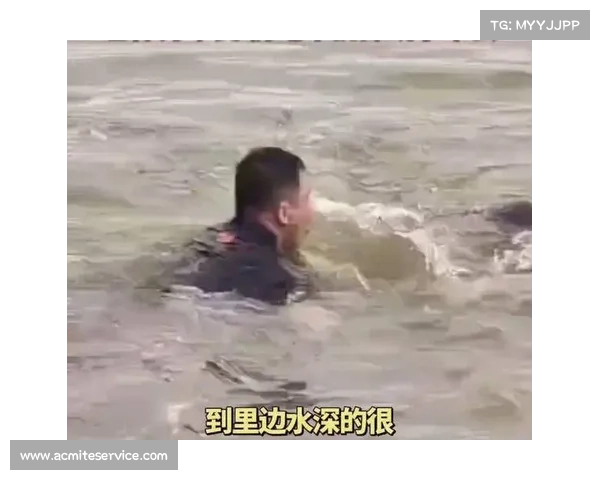 泳池惊魂!男孩未下水意外坠池,网友神评 “魂追人飞” 笑翻全网 泳池惊魂!男孩未下水意外坠池,网友神评 “魂追人飞” 笑翻全网